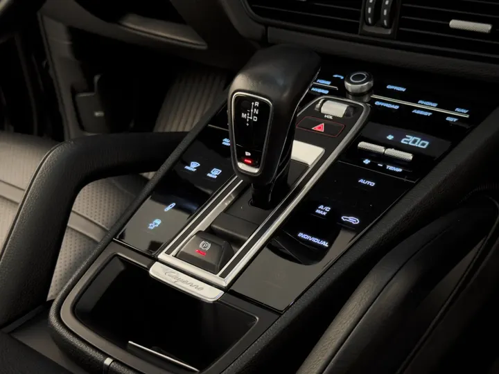 PORSCHE CAYENNE — foto 13