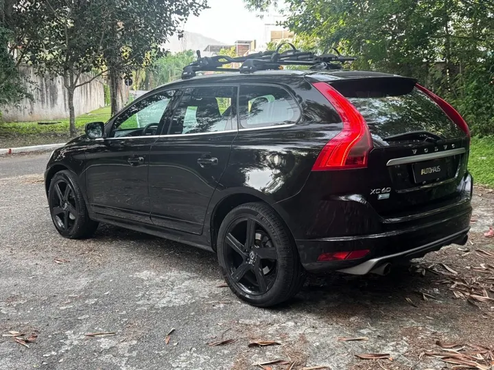 VOLVO XC60 — foto 13