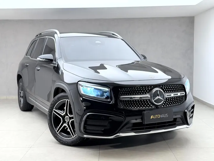 MERCEDES-BENZ GLB 220 — foto 4