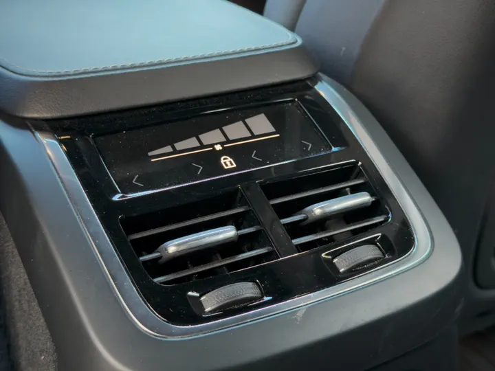 VOLVO XC90 — foto 15