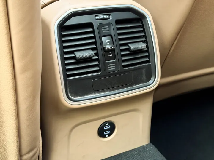 PORSCHE MACAN — foto 17