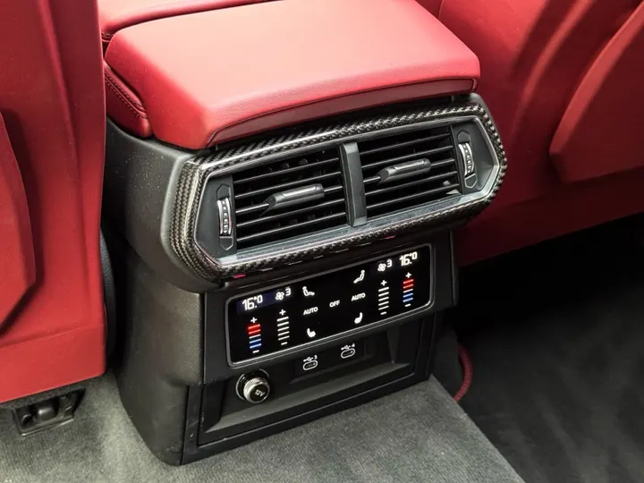 LAMBORGHINI URUS — foto 17