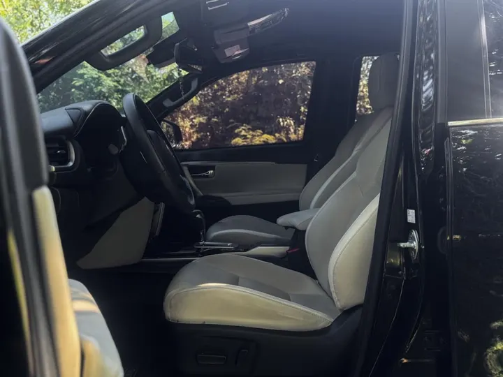 TOYOTA HILUX SW4 — foto 3