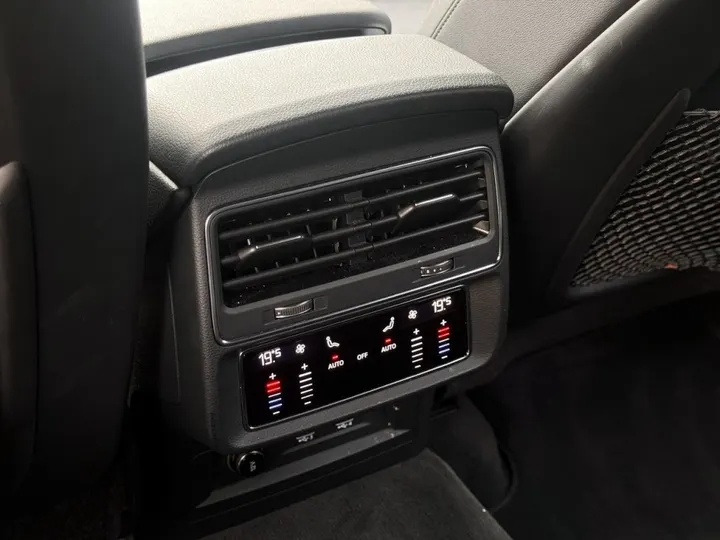 AUDI Q8 — foto 17
