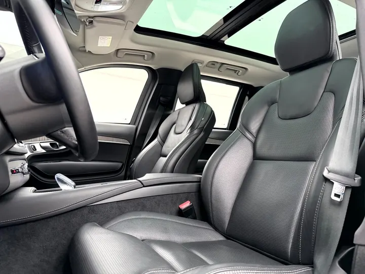 VOLVO XC90 — foto 6
