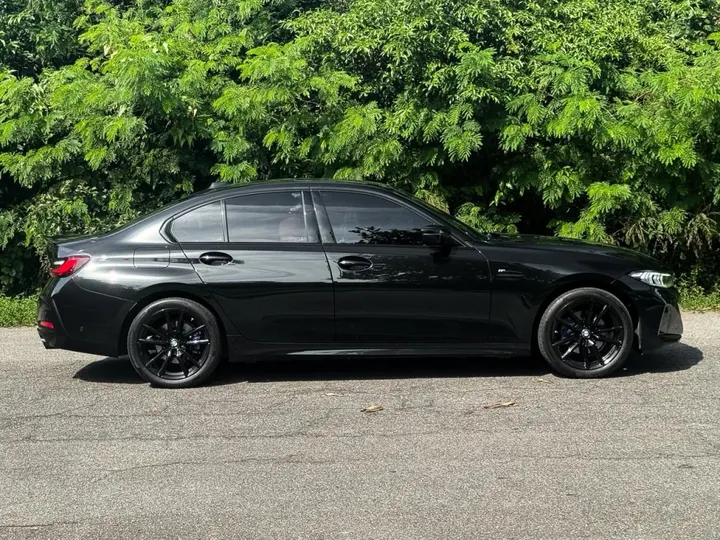 BMW 320i — foto 9
