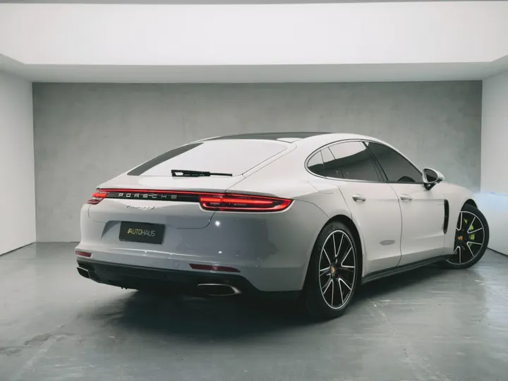 PORSCHE PANAMERA — foto 18