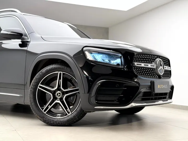 MERCEDES-BENZ GLB 220 — foto 5