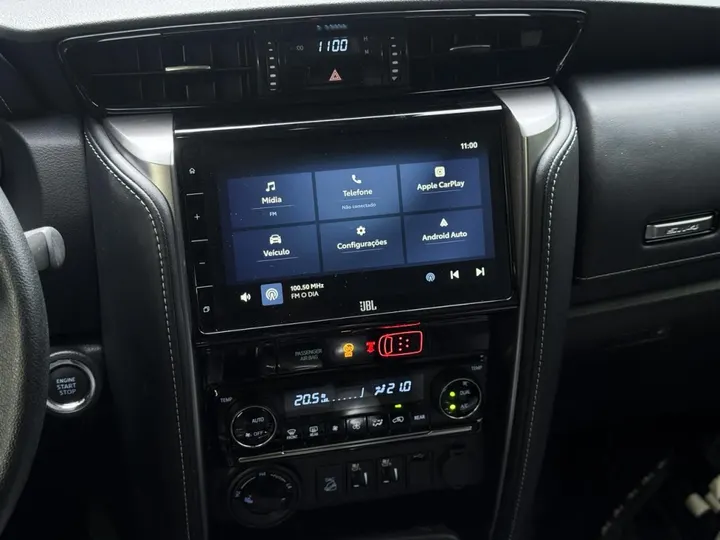 TOYOTA HILUX SW4 — foto 8