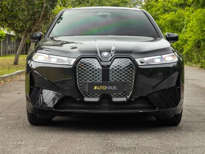 BMW iX — foto 5