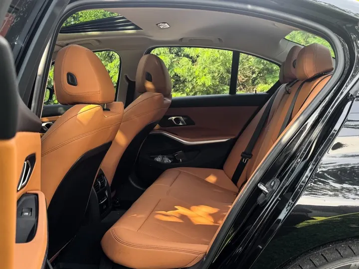 BMW 320i — foto 11
