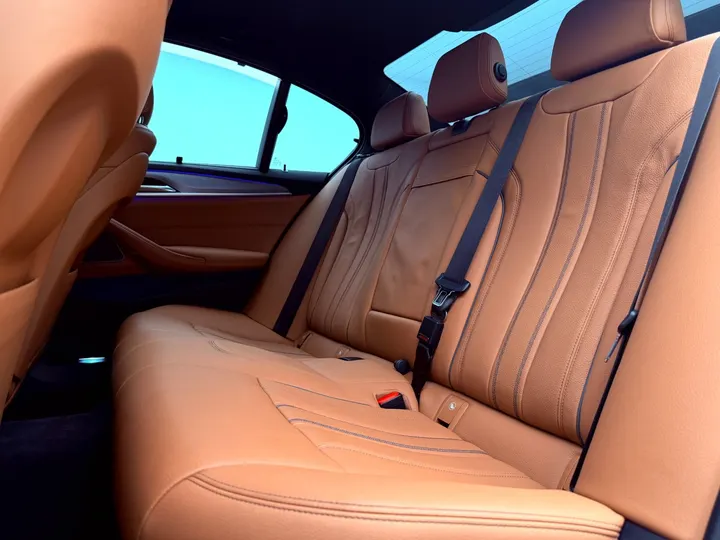 BMW 530e — foto 18