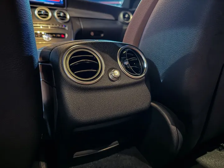 MERCEDES-BENZ C 300 — foto 10