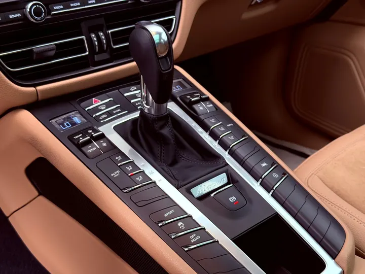 PORSCHE MACAN — foto 11