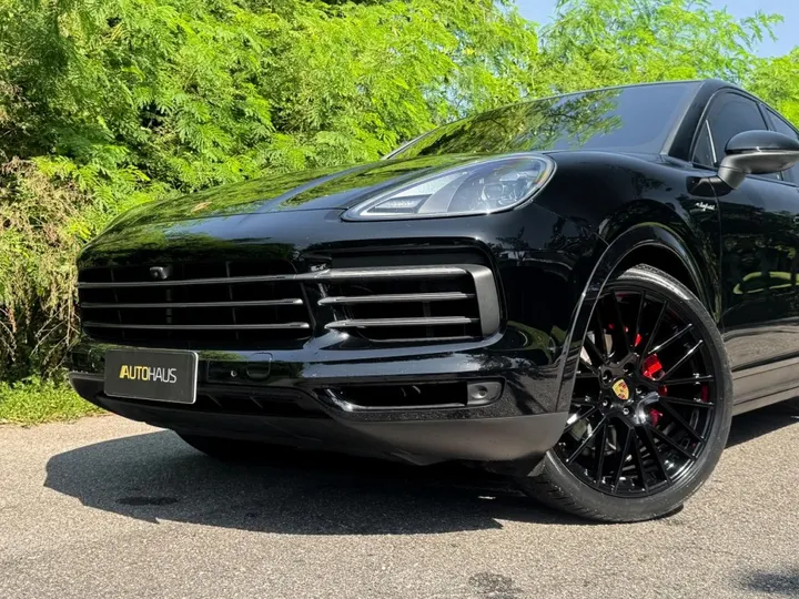 PORSCHE CAYENNE — foto 2