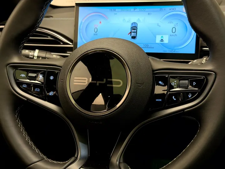 BYD SEAL — foto 11
