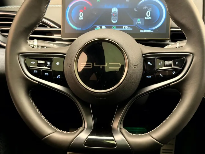 BYD SEAL — foto 12