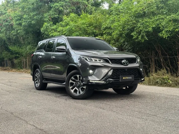 TOYOTA HILUX SW4