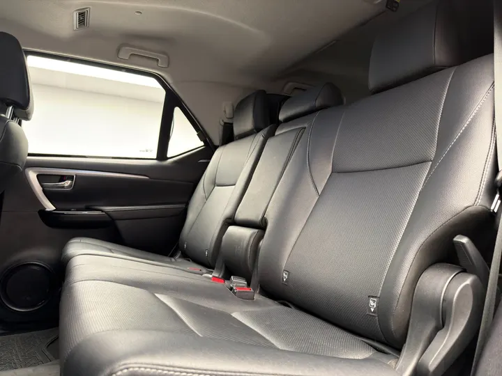 TOYOTA HILUX — foto 13