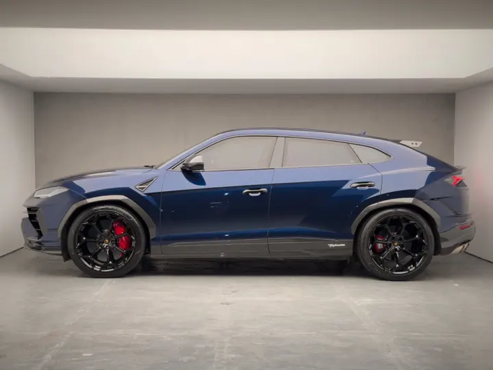LAMBORGHINI URUS — foto 16