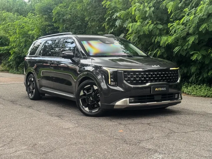 KIA CARNIVAL — foto 2