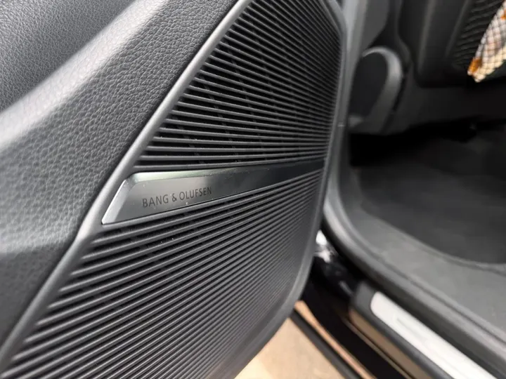 AUDI Q8 — foto 6