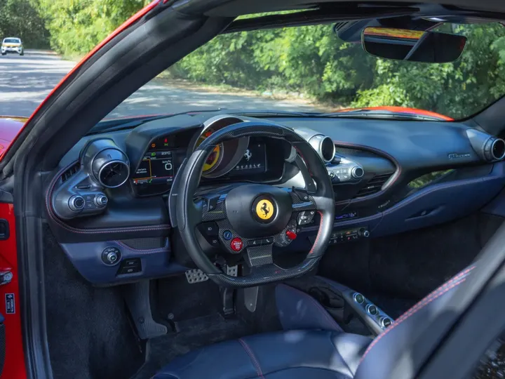 FERRARI F8 SPIDER — foto 10