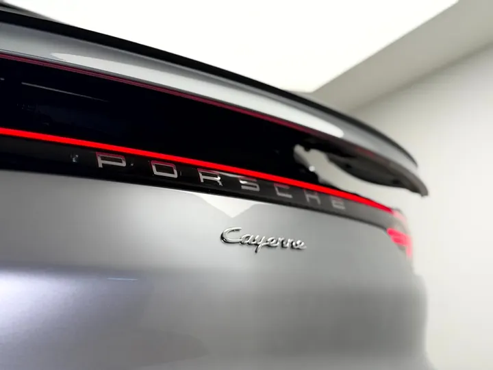 PORSCHE CAYENNE — foto 18
