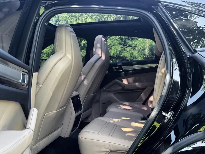 PORSCHE CAYENNE — foto 14