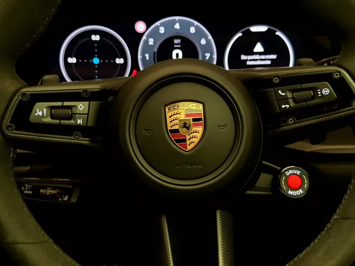PORSCHE 911 — foto 11
