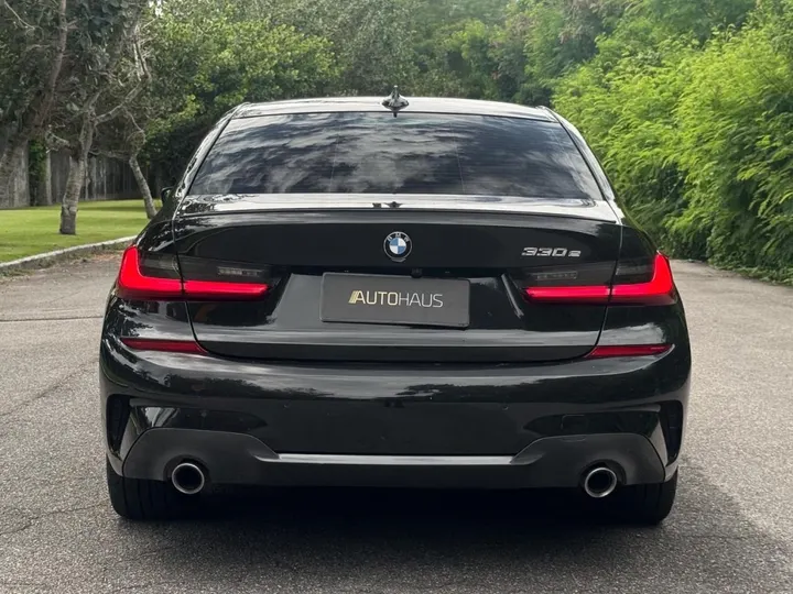 BMW 330e — foto 16
