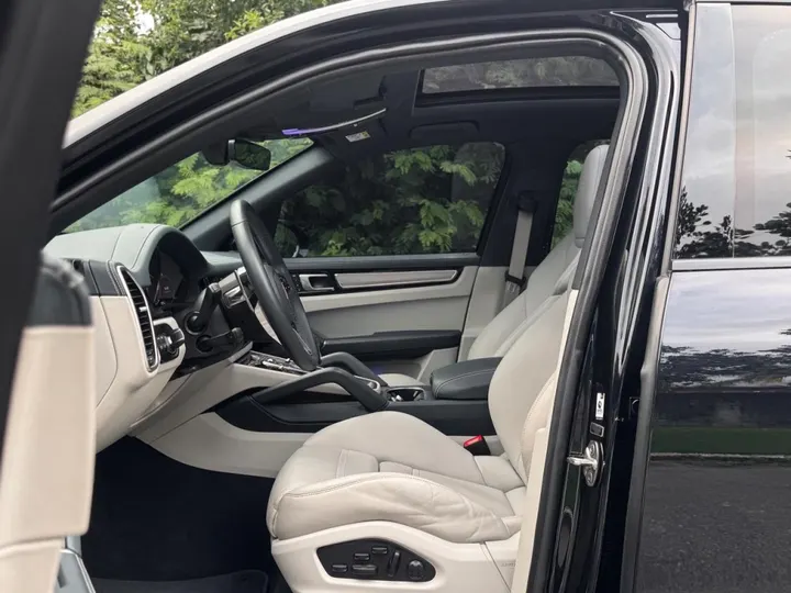 PORSCHE CAYENNE — foto 6