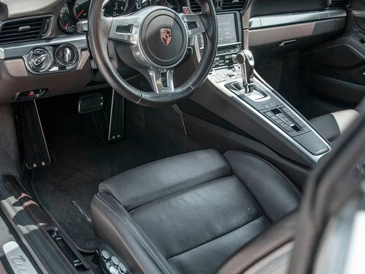 PORSCHE 911 — foto 12