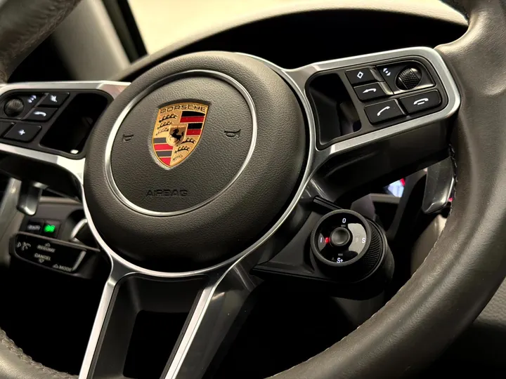 PORSCHE CAYENNE — foto 9