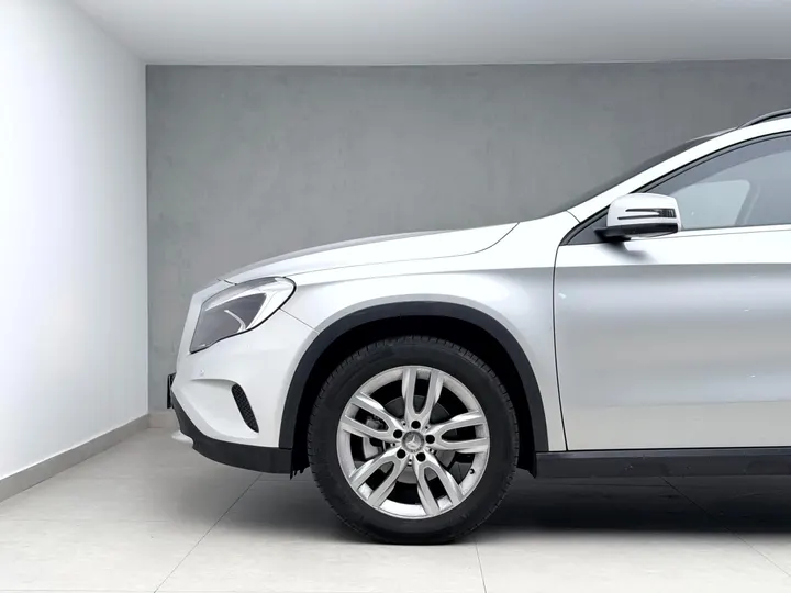 MERCEDES-BENZ GLA 200 — foto 13