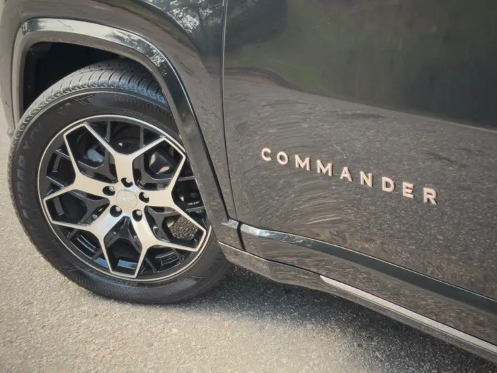 JEEP COMMANDER — foto 4