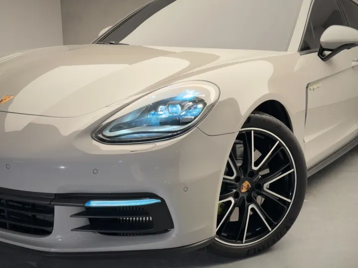 PORSCHE PANAMERA — foto 2