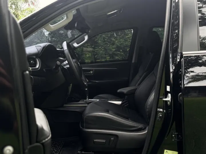 TOYOTA HILUX SW4 — foto 4