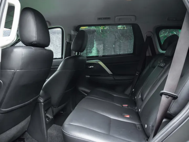 MITSUBISHI PAJERO SPORT — foto 17