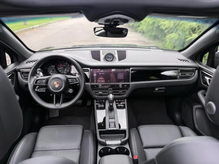 PORSCHE MACAN — foto 8