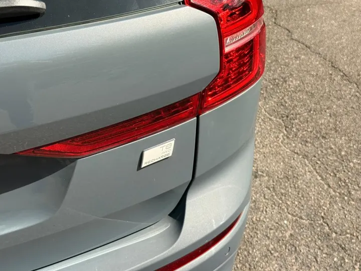 VOLVO XC60 — foto 14