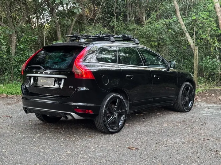 VOLVO XC60 — foto 15