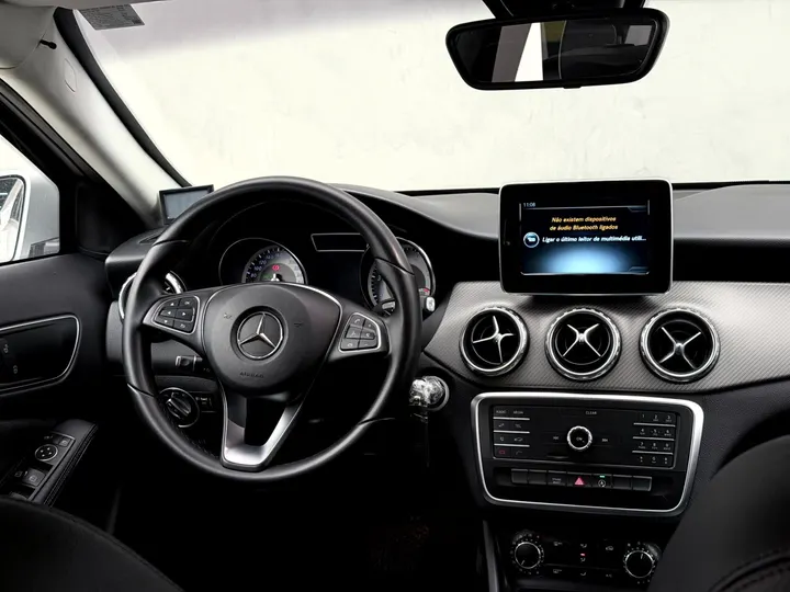 MERCEDES-BENZ GLA 200 — foto 10