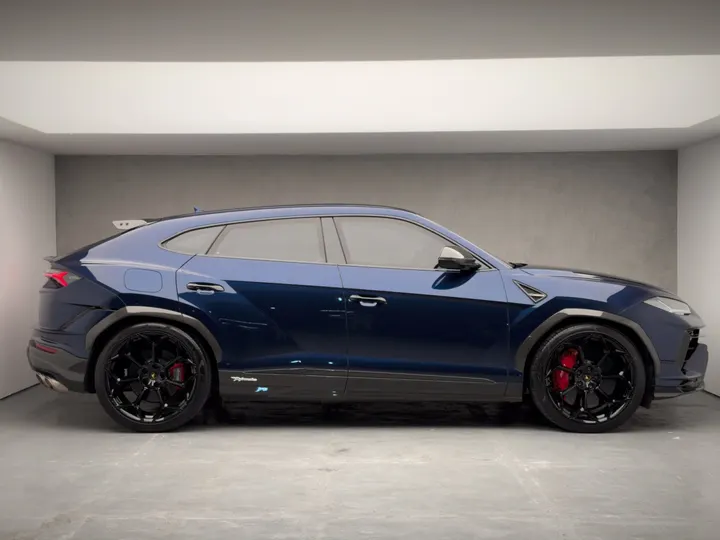 LAMBORGHINI URUS — foto 15
