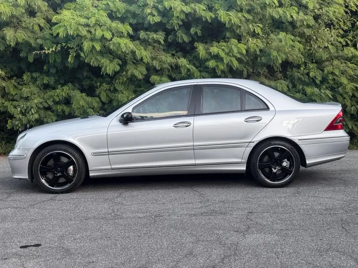 MERCEDES-BENZ C 350 — foto 14
