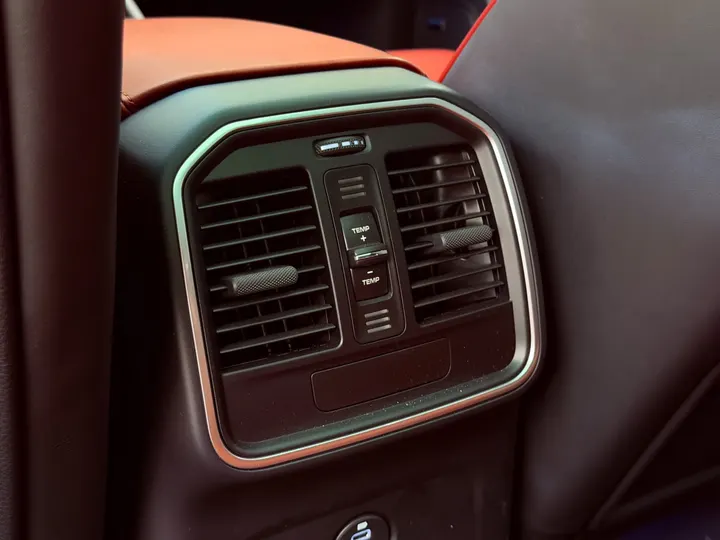 PORSCHE MACAN — foto 17