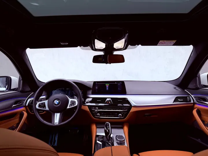 BMW 530e — foto 11