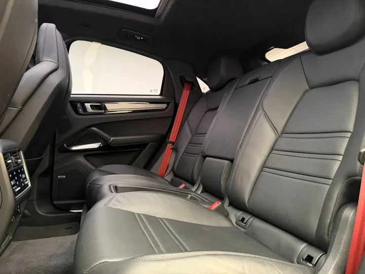 PORSCHE CAYENNE — foto 17