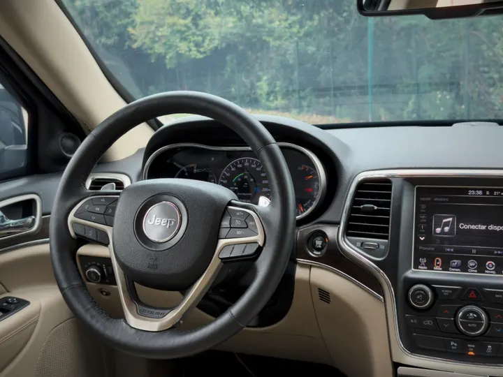 JEEP GRAND CHEROKEE — foto 10