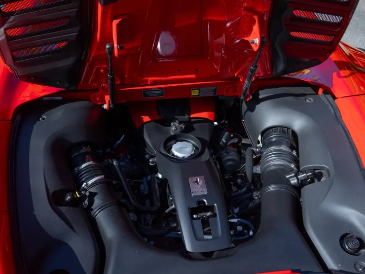 FERRARI F8 SPIDER — foto 18